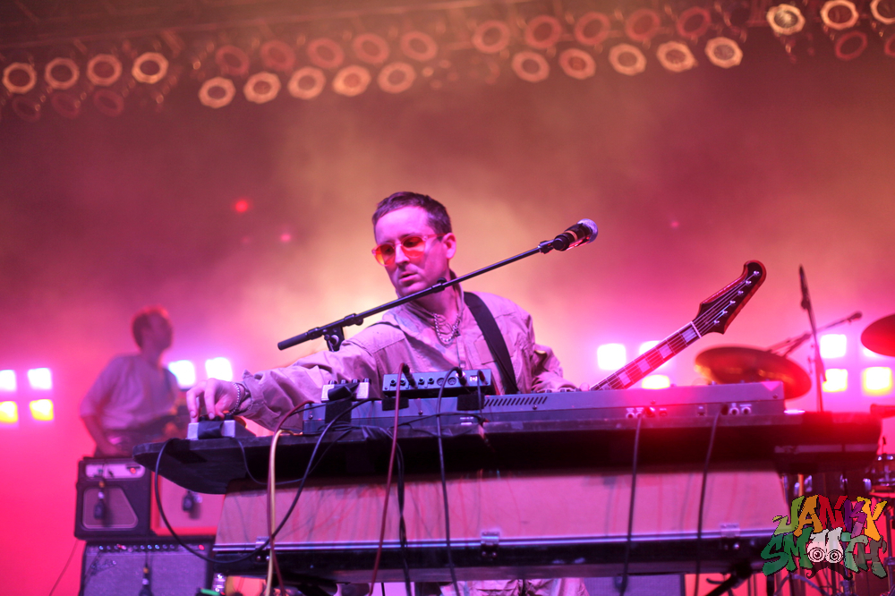 hot chip greek theater