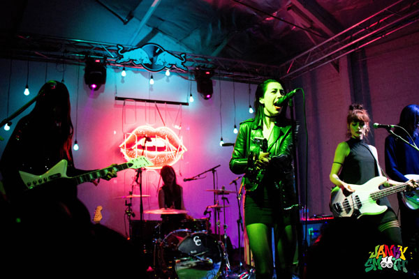 Dum Dum Girls