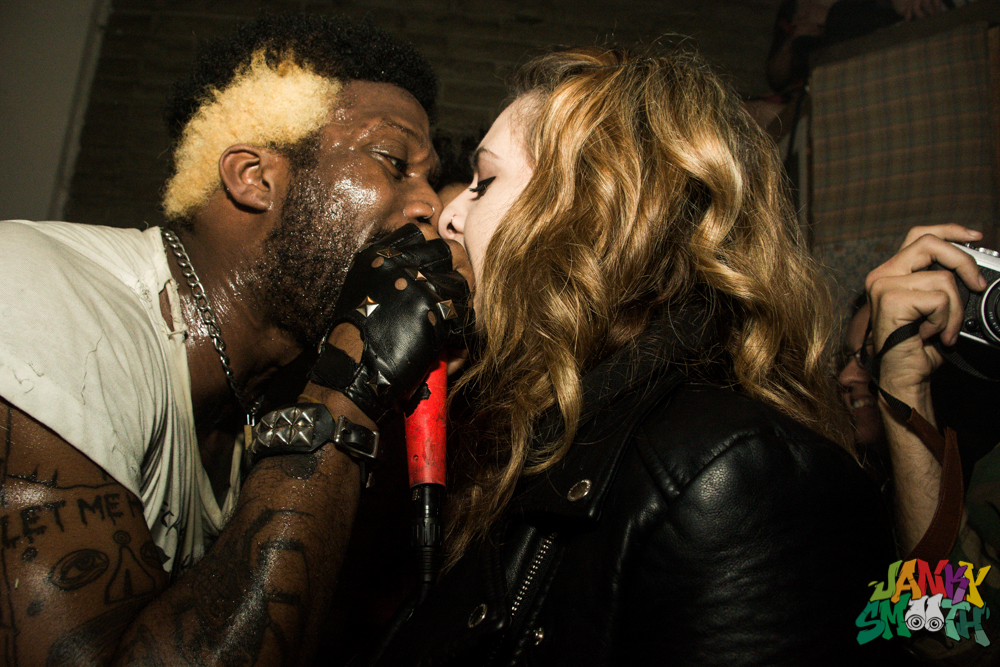 Ho99o9 in your face