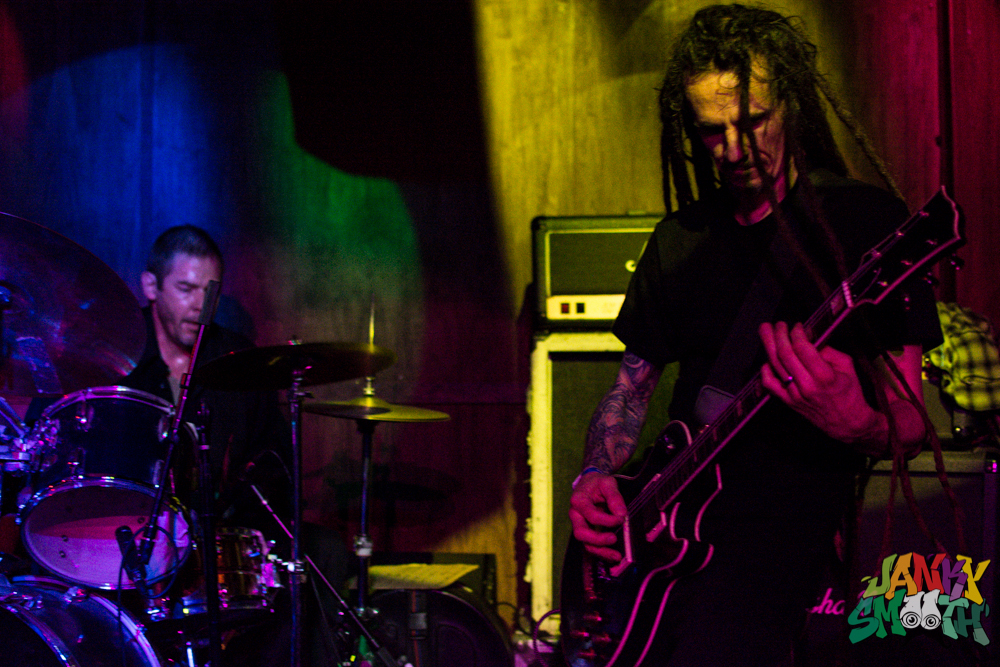 To The Point at Los Globos