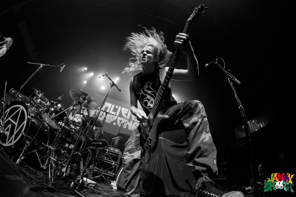 Alien Weaponry