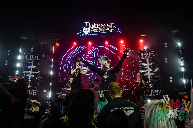 The Cruxshadows