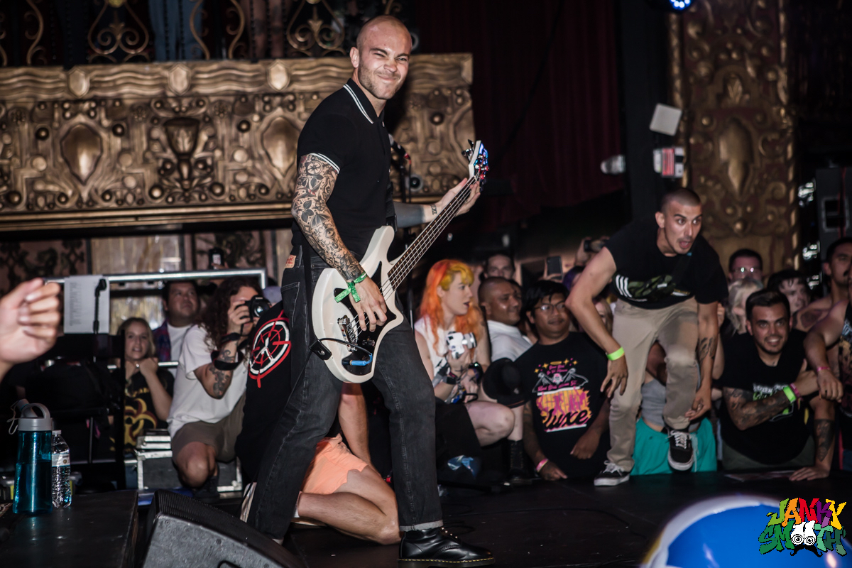 Drain shot by Veronika Reinert
