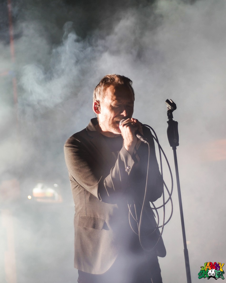 Jesus and Mary Chain