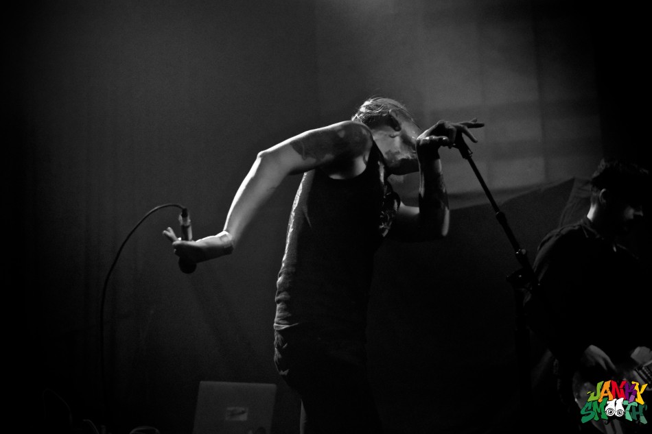 Inva//id