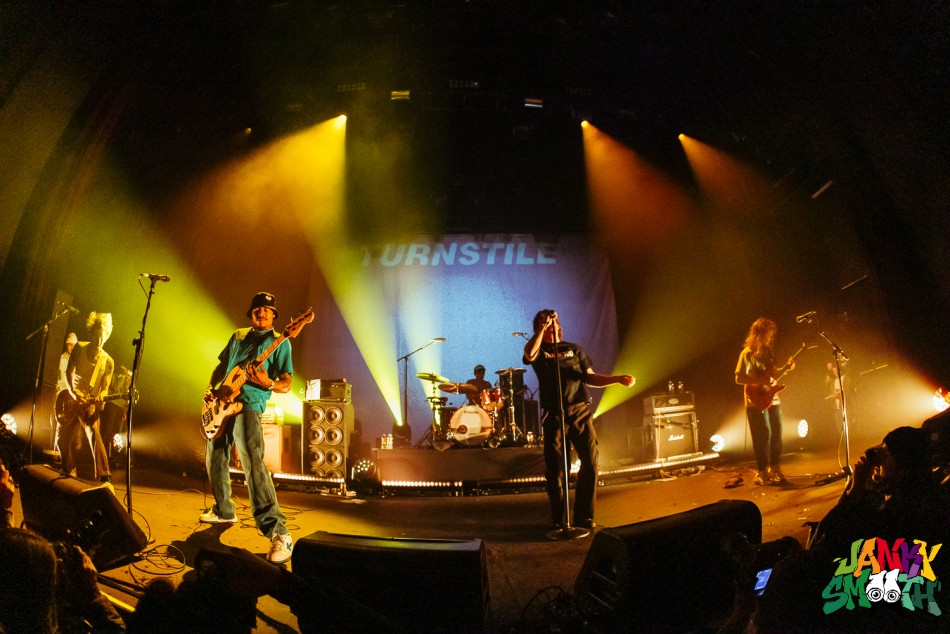 Turnstile at the Novo