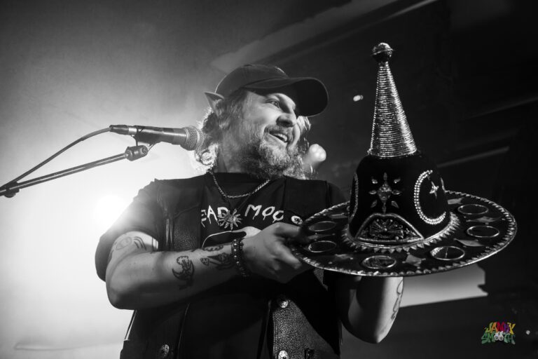 King Tuff Farewell at The Lodge Room by Taylor Wong