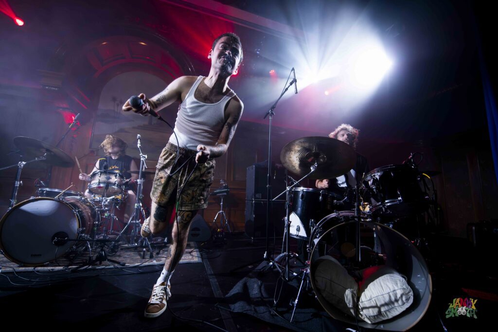 Lip Critic at The Lodge Room by Taylor Wong