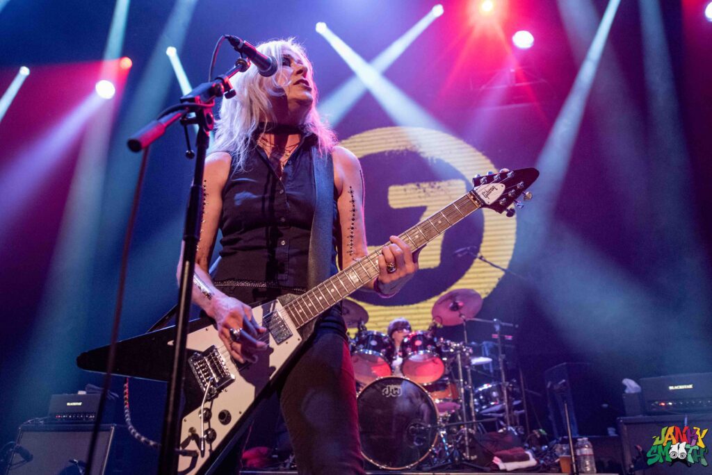L7 at Belasco by Albert Licano