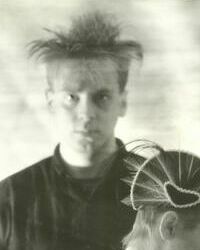 Simon Raymonde in 1986- Wikipedia